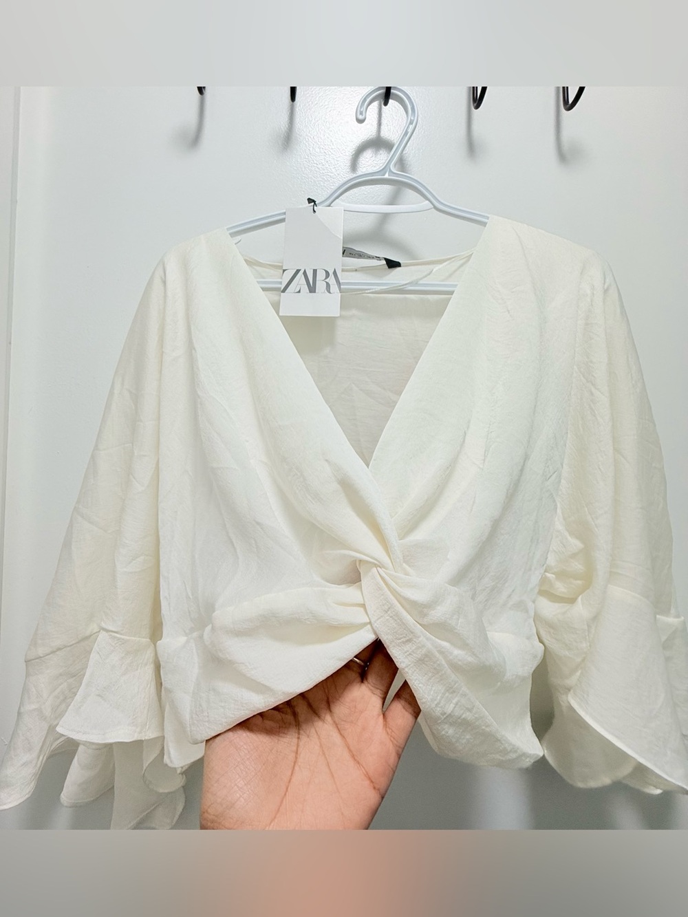 NWT Zara White Twist-Front V-Neck Ruffle Flared Sleeve Crop Top L